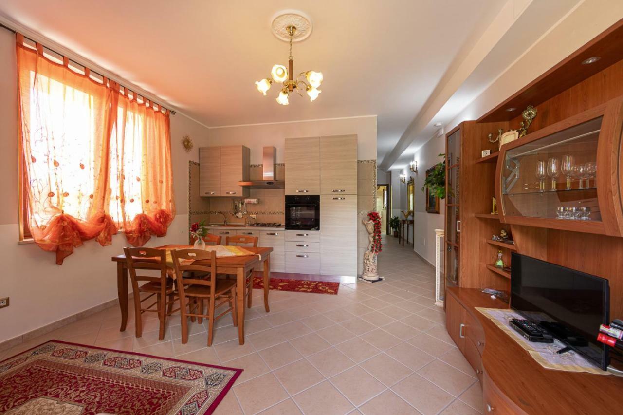 Arcobaleno Apartment Fondi Buitenkant foto
