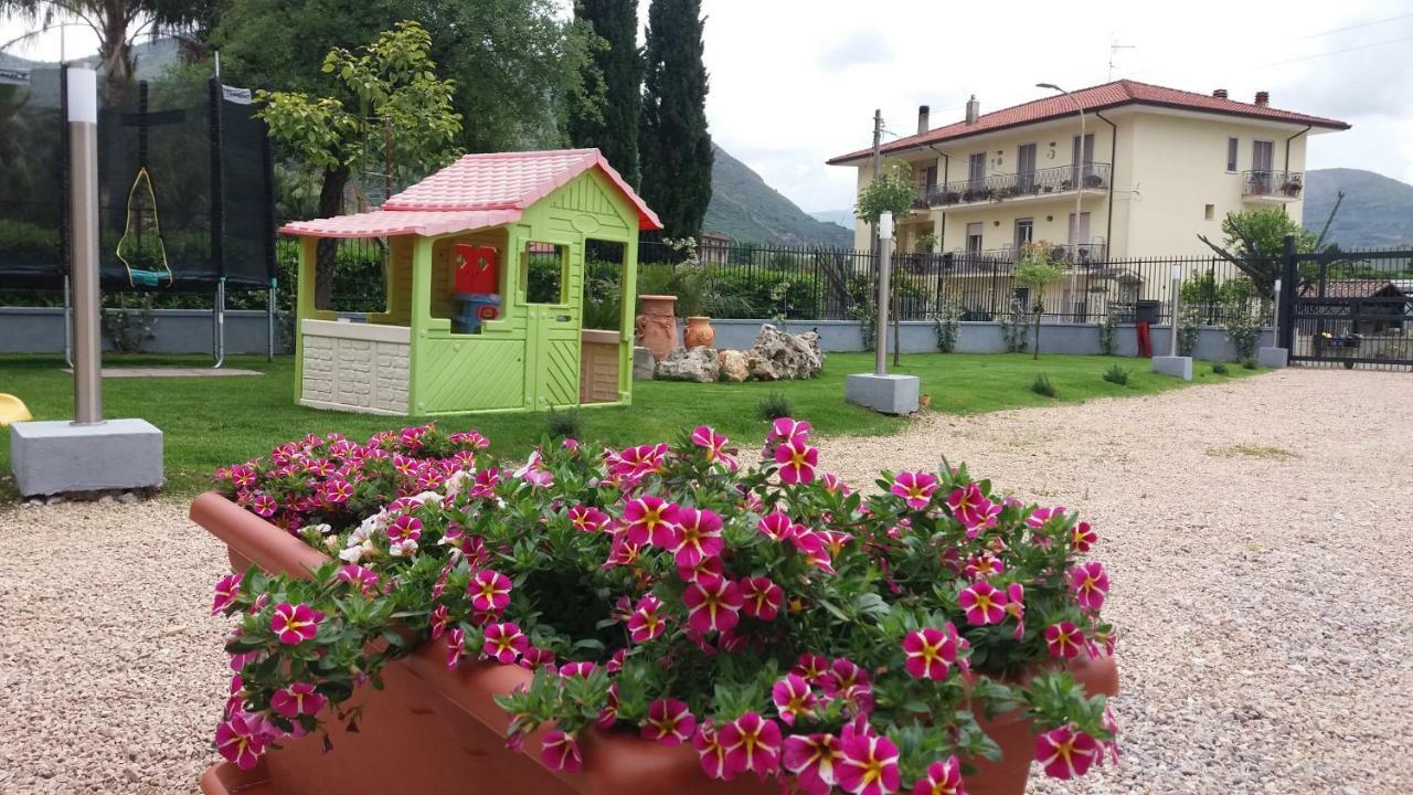 Arcobaleno Apartment Fondi Buitenkant foto